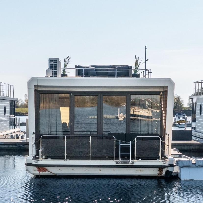 Hausboot Buddy Bateau-hôtel *